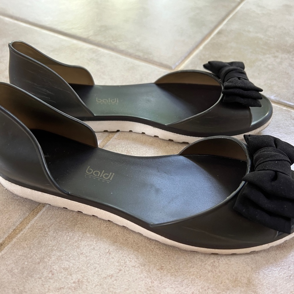 WOMENS BALDI LONDON BLACK RUBBER BOW SLIP ONS FLATS SHOES SIZE 39 EUR 8.5 US